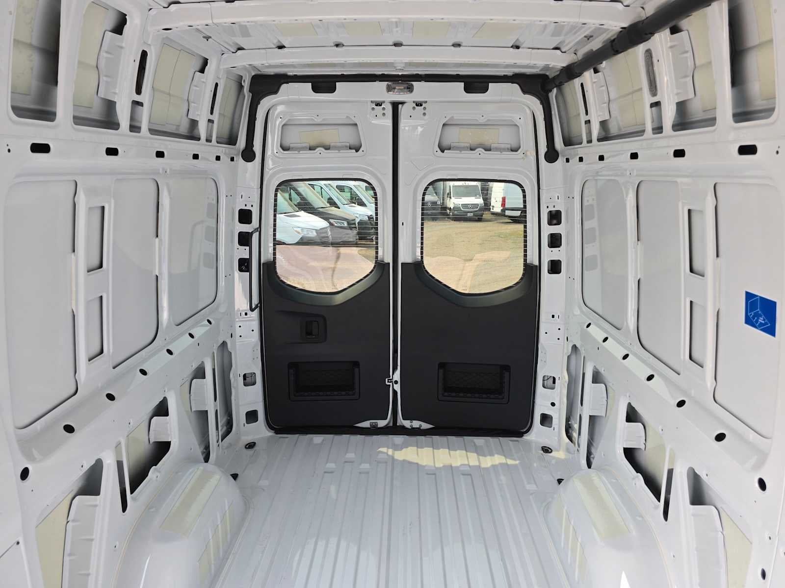 2026 Mercedes-Benz Sprinter 2500 Standard Roof I4 Diesel HO 144 AWD