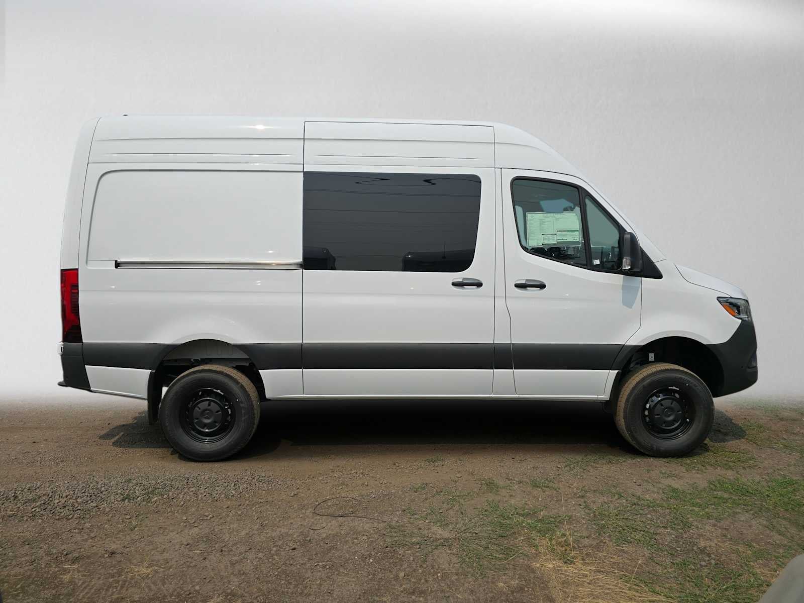 2026 Mercedes-Benz Sprinter 2500 Standard Roof I4 Diesel HO 144 AWD