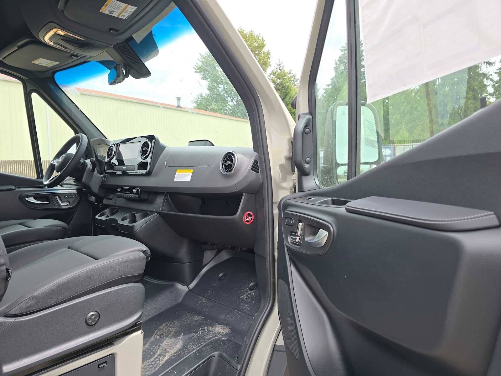 2026 Mercedes-Benz Sprinter 2500 Standard Roof I4 Diesel HO 144 AWD