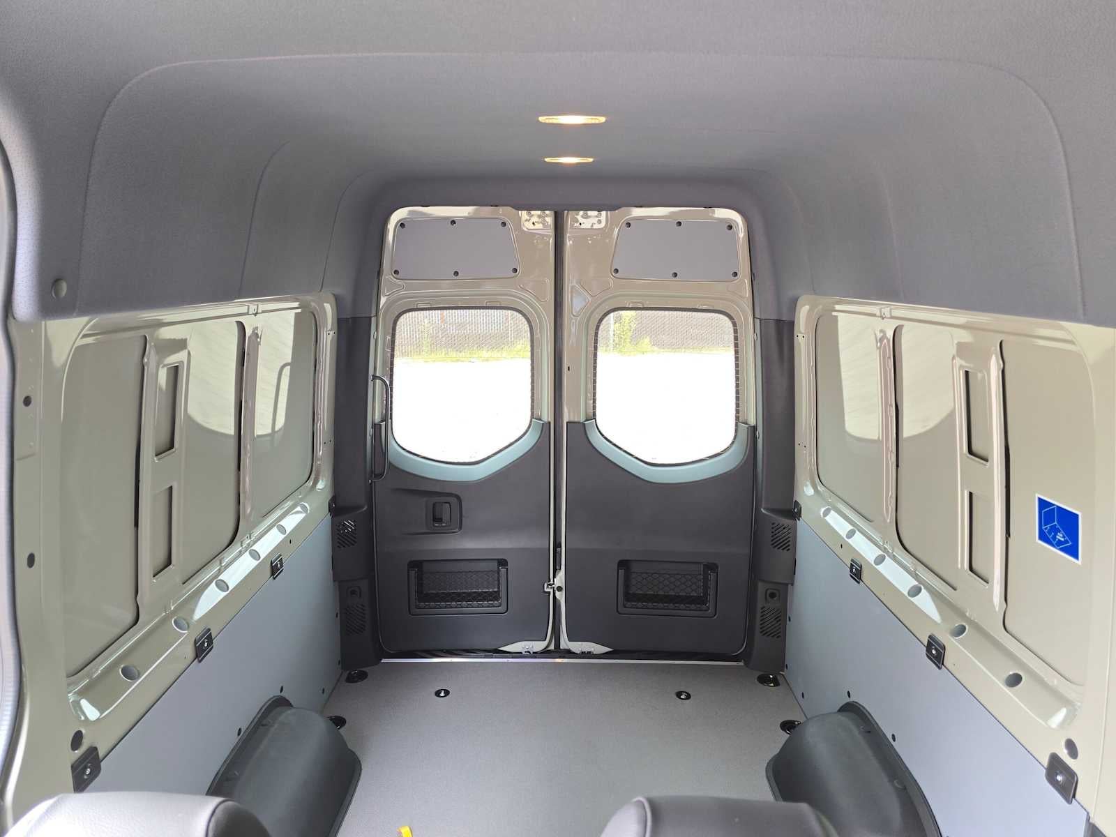 2026 Mercedes-Benz Sprinter 2500 Standard Roof I4 Diesel HO 144 AWD