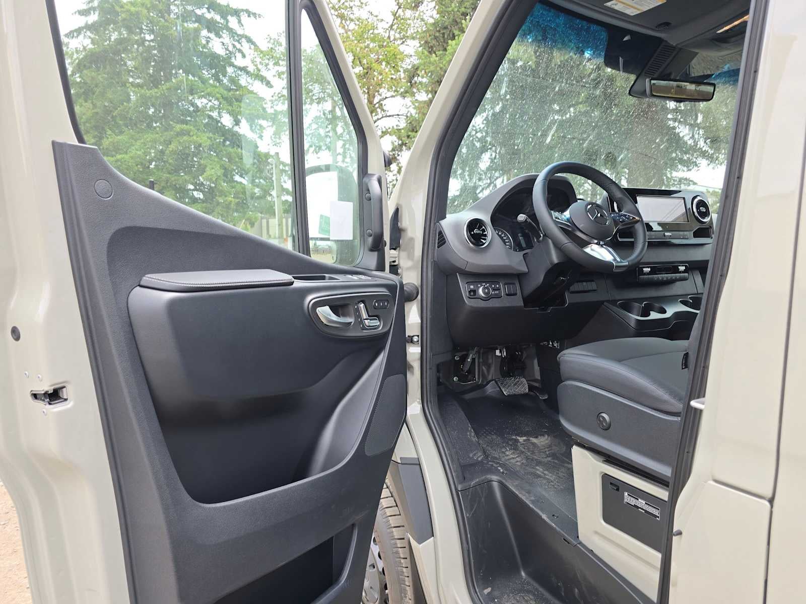 2026 Mercedes-Benz Sprinter 2500 Standard Roof I4 Diesel HO 144 AWD