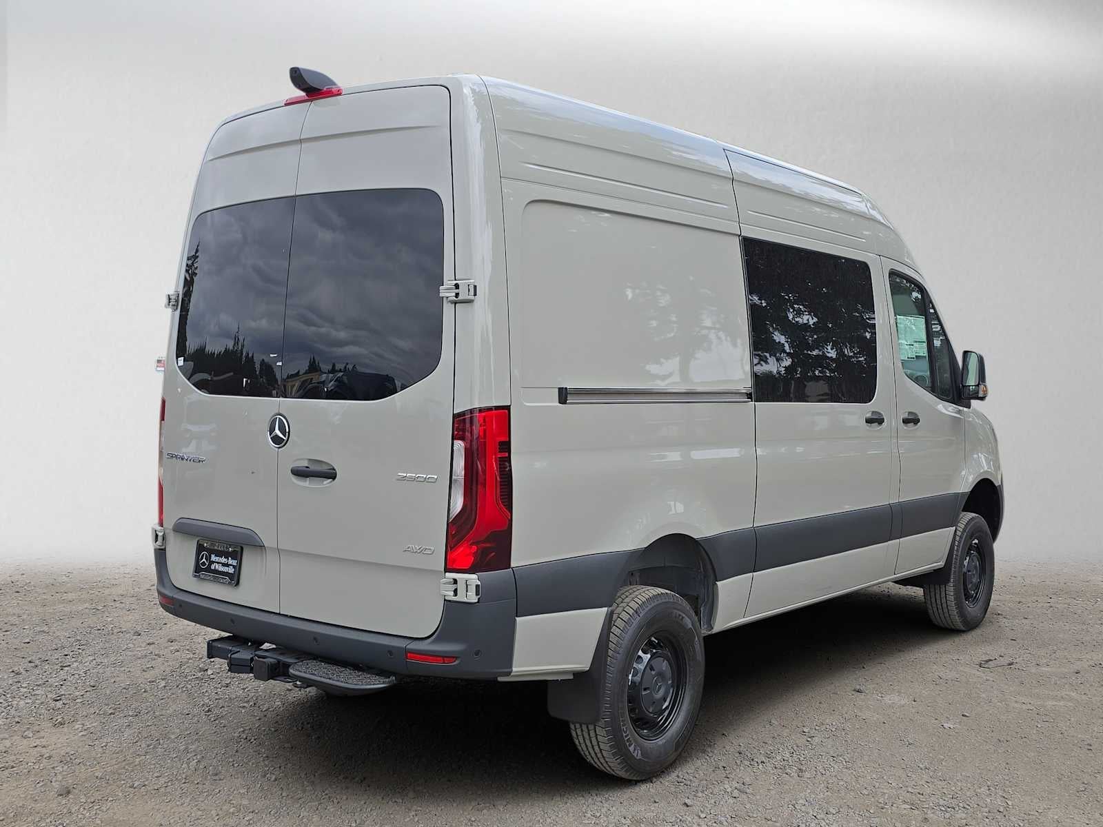 2026 Mercedes-Benz Sprinter 2500 Standard Roof I4 Diesel HO 144 AWD