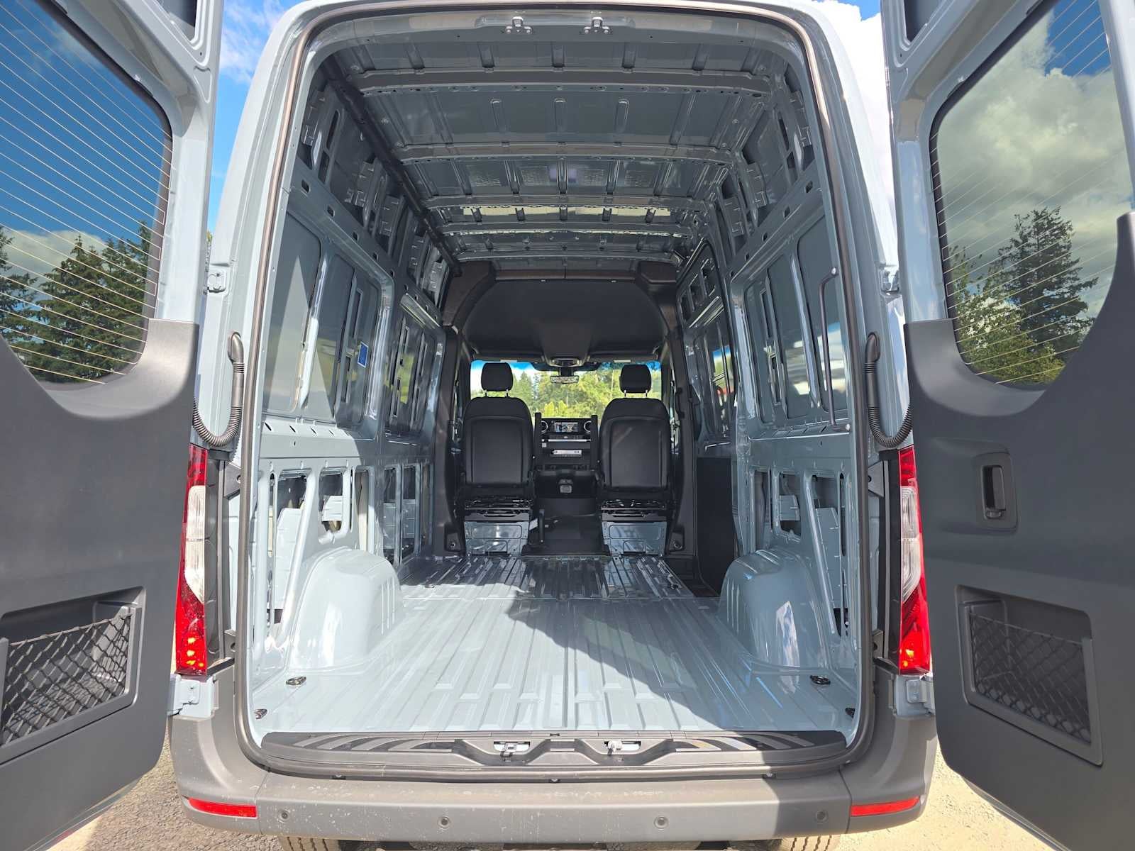 2026 Mercedes-Benz Sprinter Cargo 2500 Standard Roof I4 Diesel HO 144 AWD