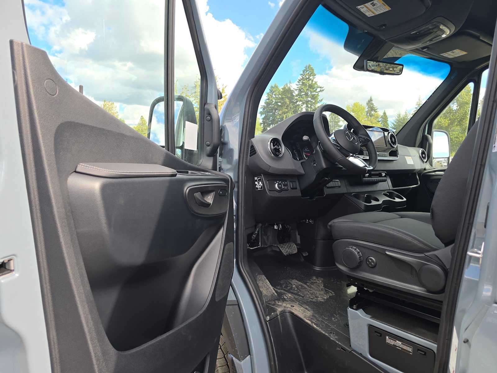 2026 Mercedes-Benz Sprinter Cargo 2500 Standard Roof I4 Diesel HO 144 AWD