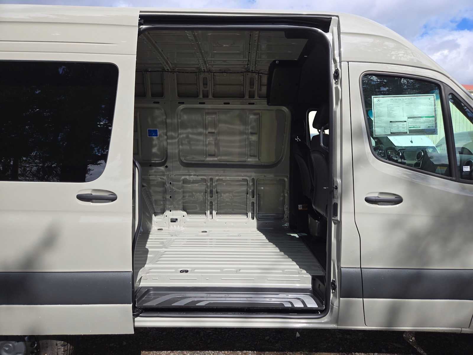 2026 Mercedes-Benz Sprinter Cargo 2500 Standard Roof I4 Diesel HO 144 AWD