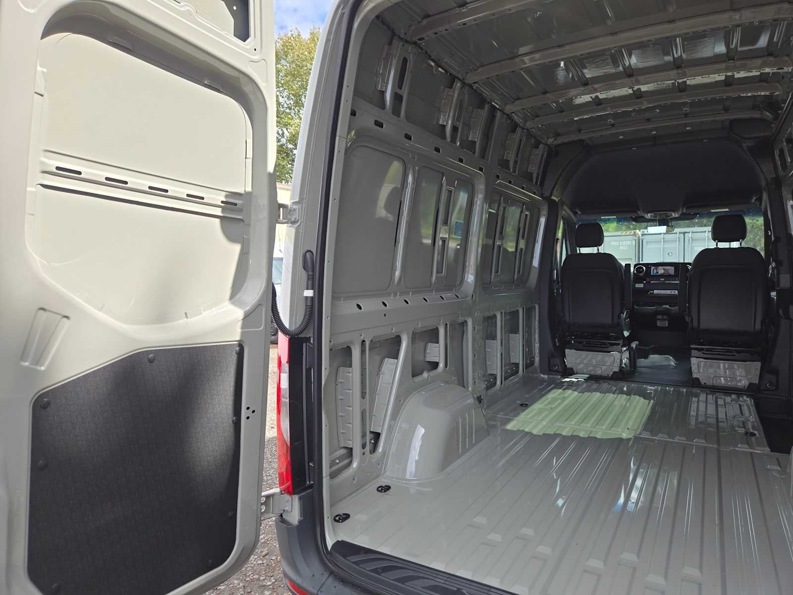 2026 Mercedes-Benz Sprinter Cargo 2500 Standard Roof I4 Diesel HO 144 AWD