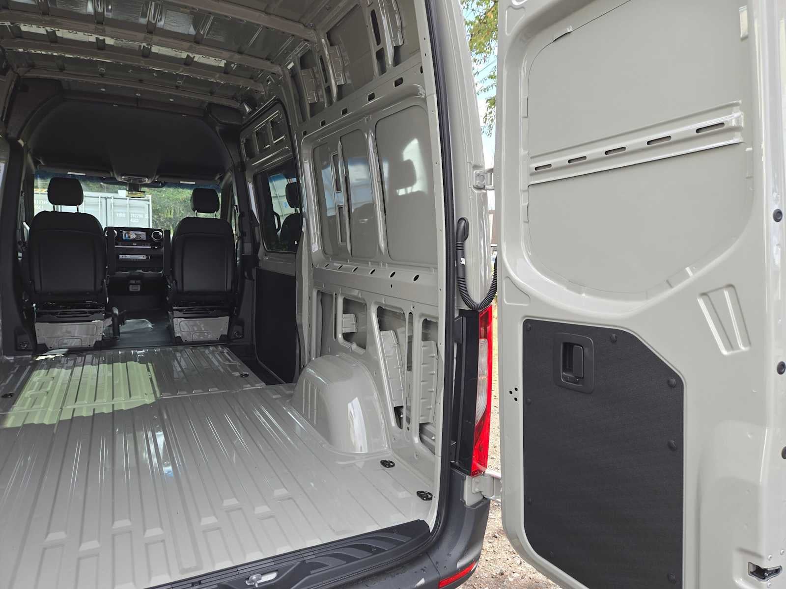 2026 Mercedes-Benz Sprinter Cargo 2500 Standard Roof I4 Diesel HO 144 AWD