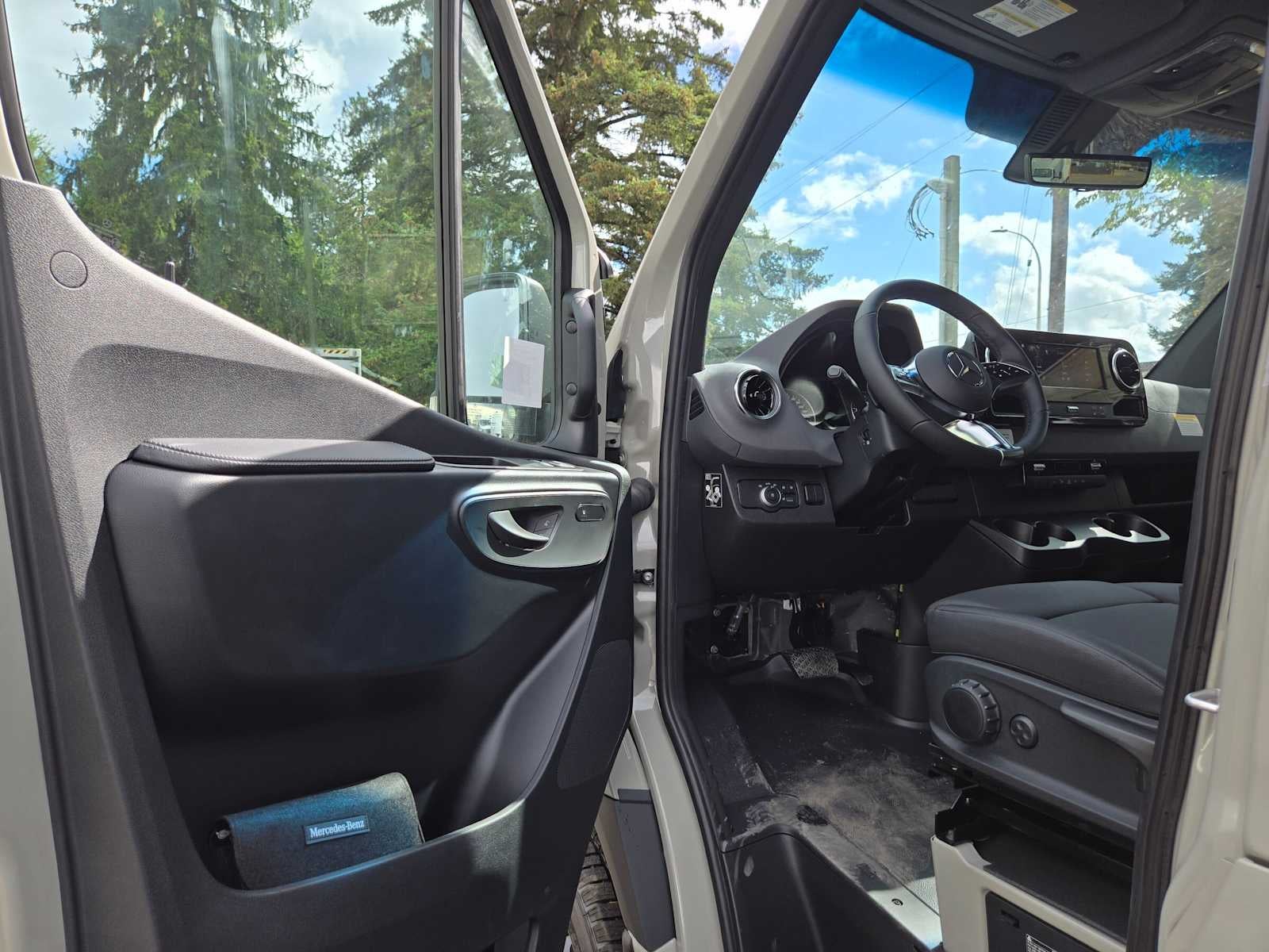 2026 Mercedes-Benz Sprinter Cargo 2500 Standard Roof I4 Diesel HO 144 AWD