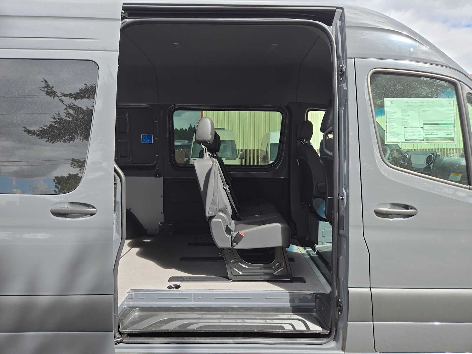 2026 Mercedes-Benz Sprinter Crew 2500 Standard Roof I4 Diesel HO 144 AWD