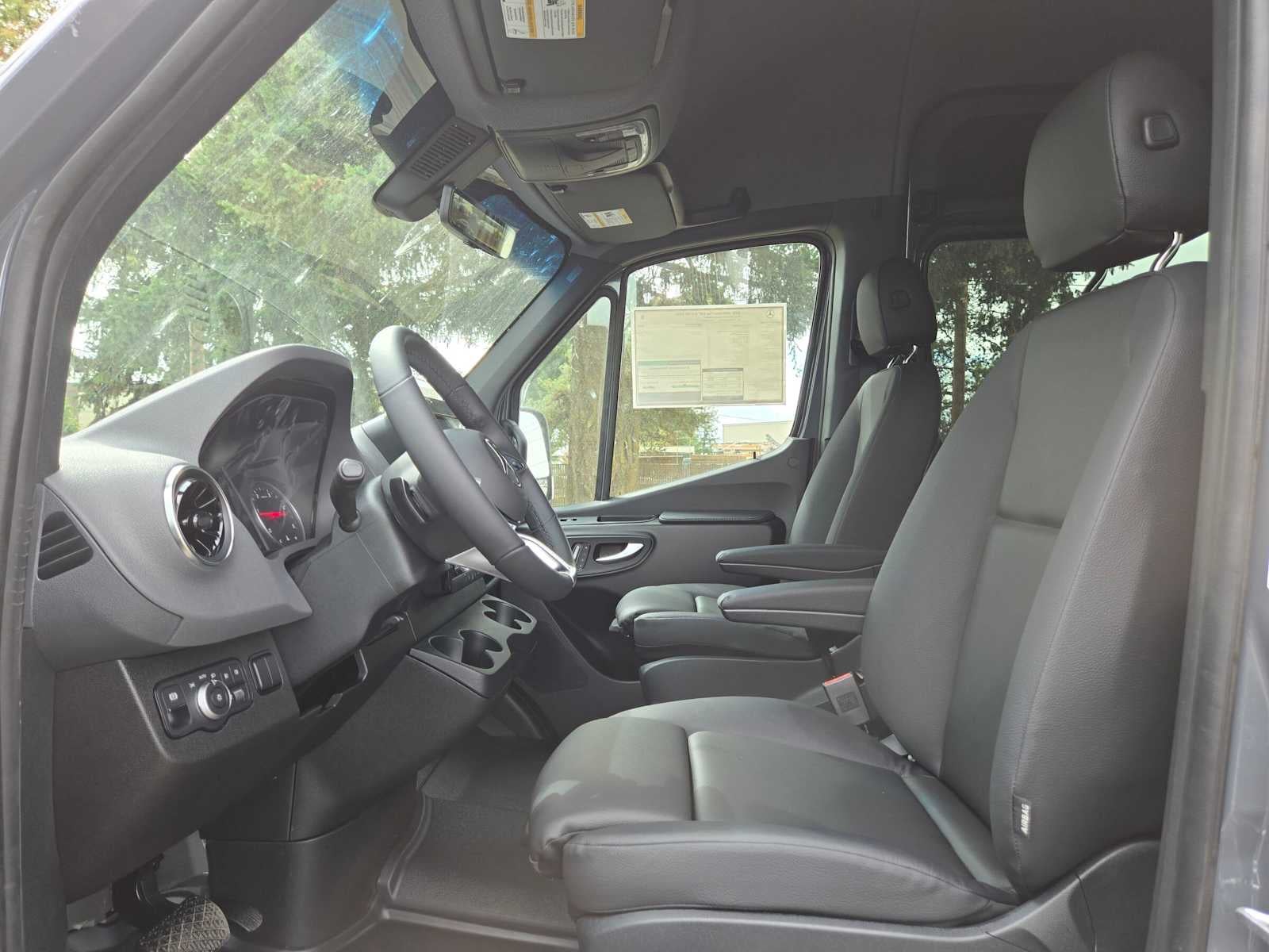 2026 Mercedes-Benz Sprinter Crew 2500 Standard Roof I4 Diesel HO 144 AWD