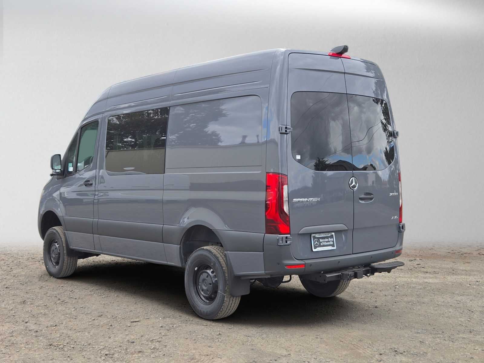2026 Mercedes-Benz Sprinter Crew 2500 Standard Roof I4 Diesel HO 144 AWD
