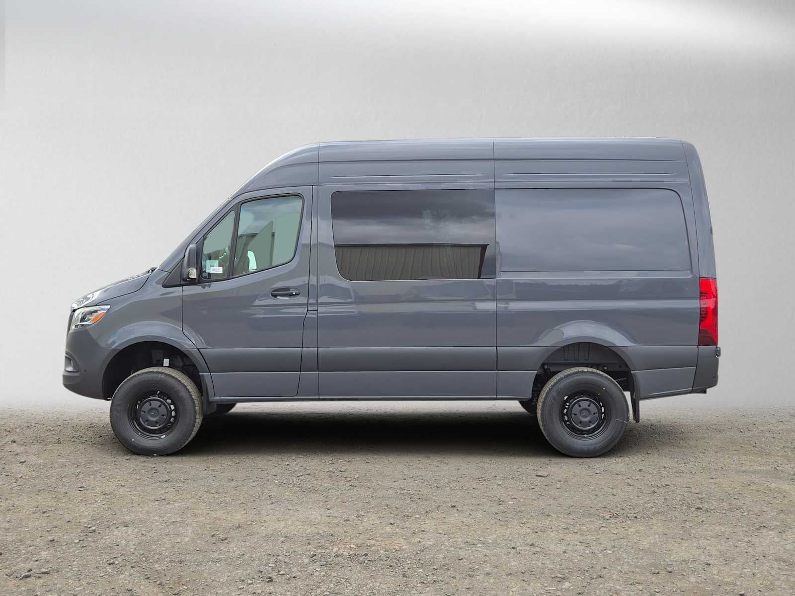 2026 Mercedes-Benz Sprinter Crew 2500 Standard Roof I4 Diesel HO 144 AWD