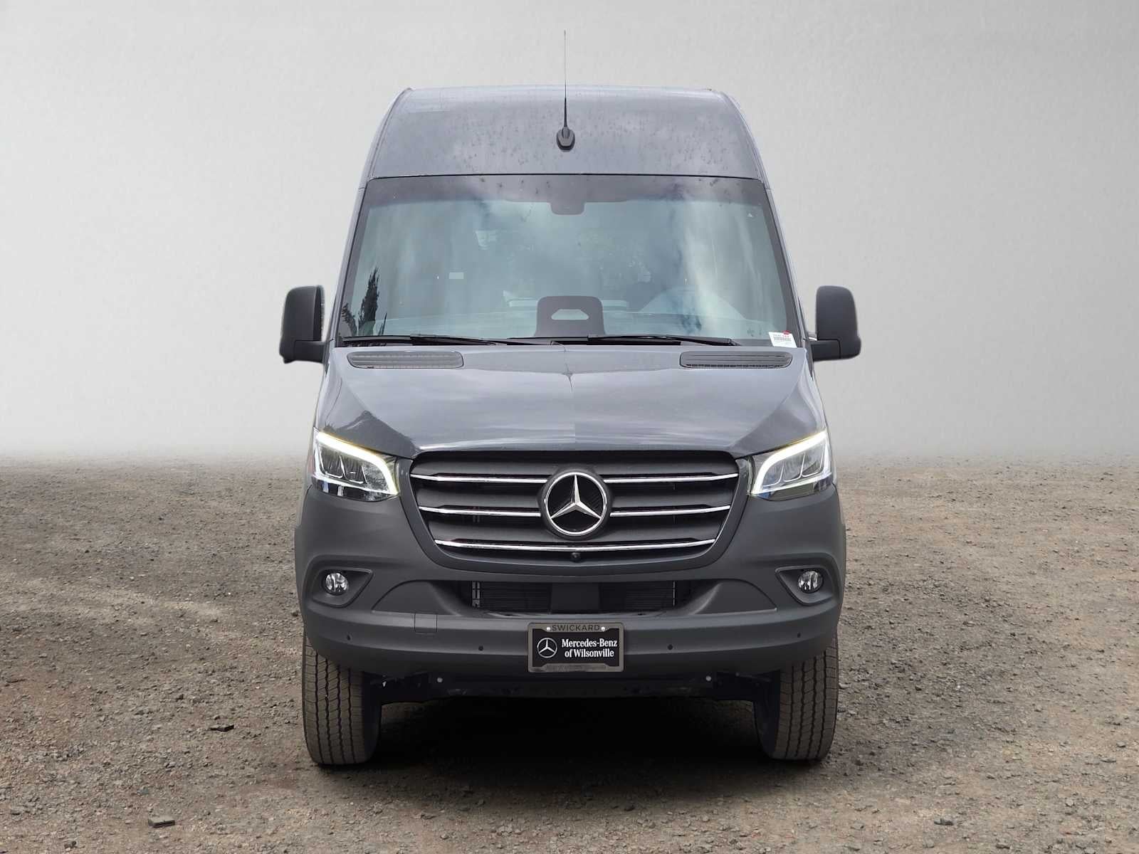 2026 Mercedes-Benz Sprinter Crew 2500 Standard Roof I4 Diesel HO 144 AWD
