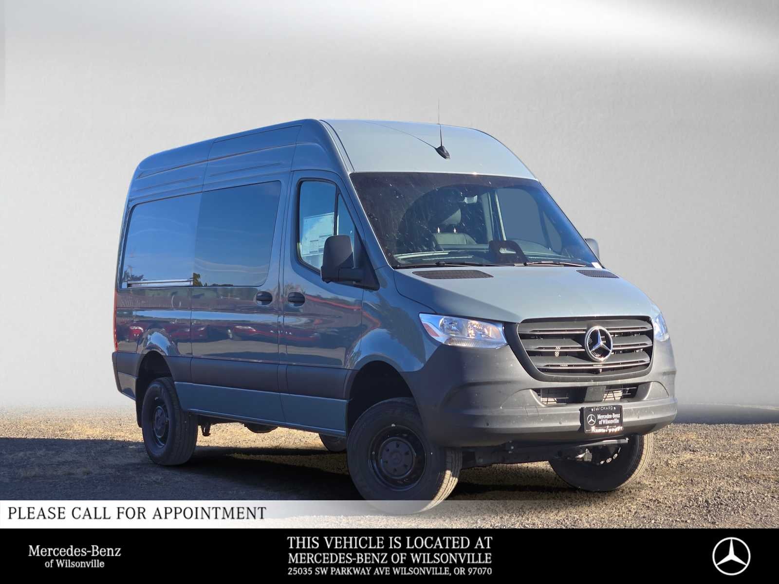 2026 Mercedes-Benz Sprinter Crew 2500 Standard Roof I4 Diesel HO 144 AWD