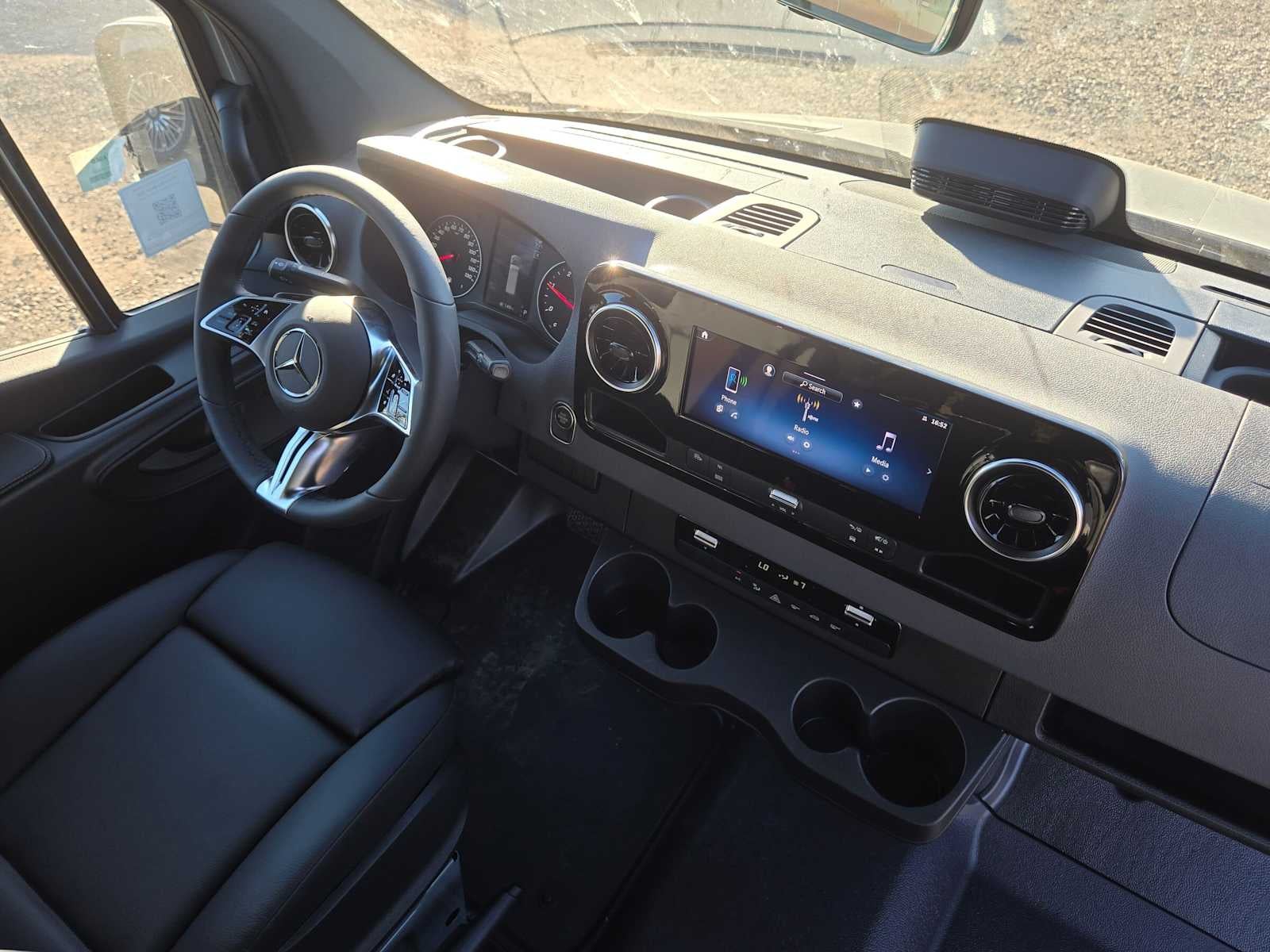 2026 Mercedes-Benz Sprinter Crew 2500 Standard Roof I4 Diesel HO 144 AWD
