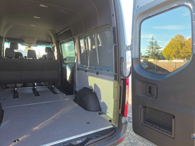 2026 Mercedes-Benz Sprinter Crew 2500 Standard Roof I4 Diesel HO 144 AWD