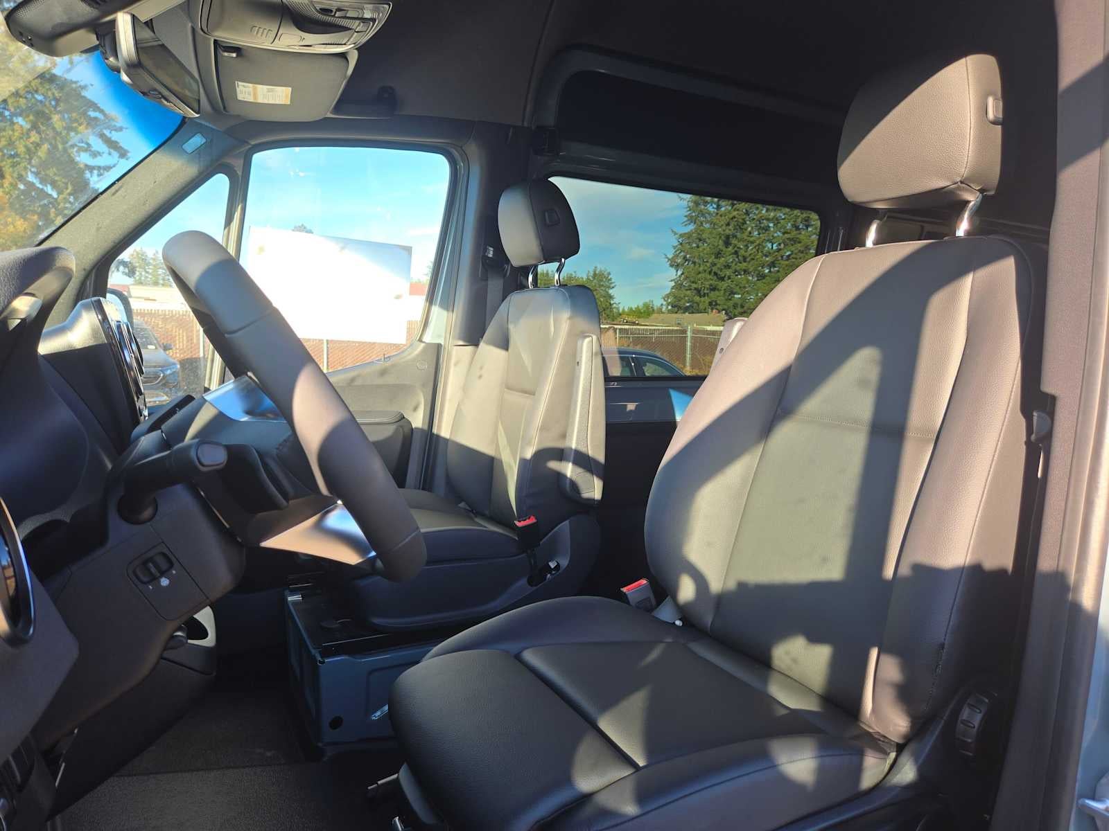 2026 Mercedes-Benz Sprinter Crew 2500 Standard Roof I4 Diesel HO 144 AWD