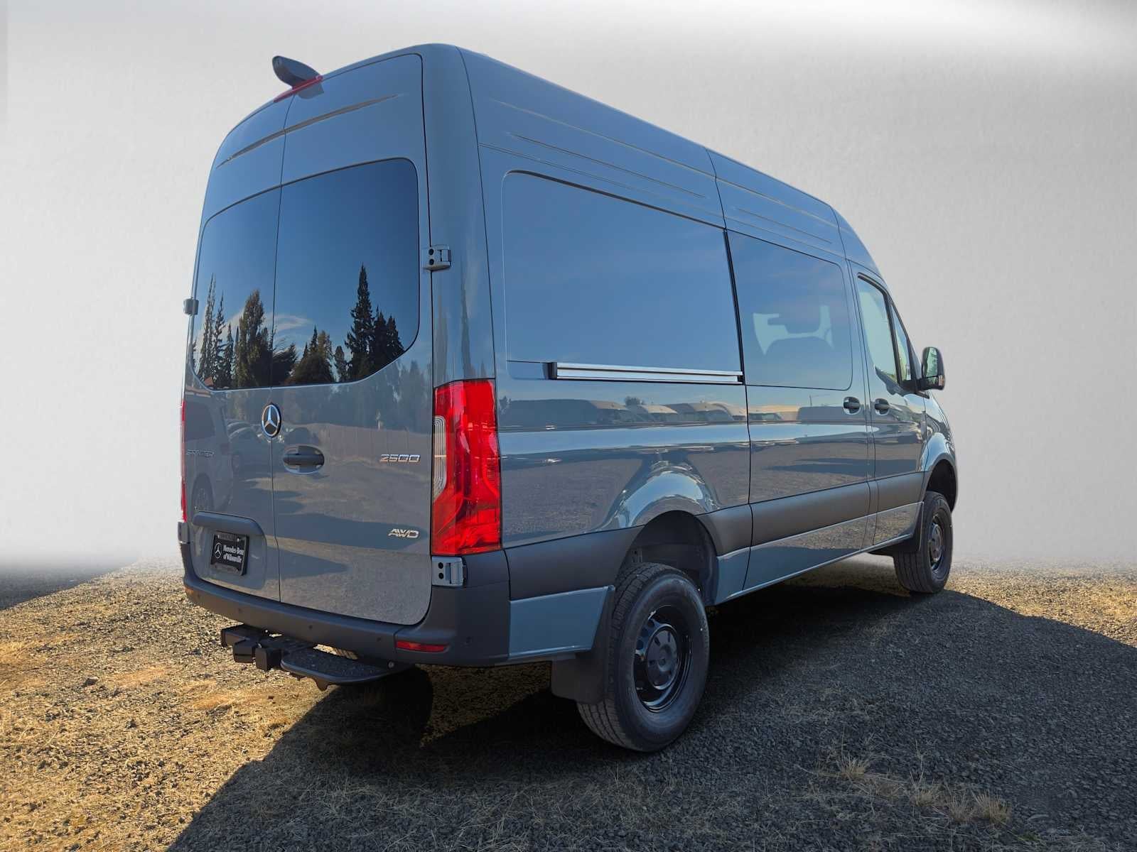 2026 Mercedes-Benz Sprinter Crew 2500 Standard Roof I4 Diesel HO 144 AWD