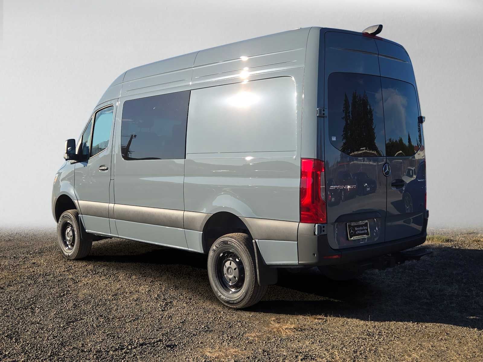 2026 Mercedes-Benz Sprinter Crew 2500 Standard Roof I4 Diesel HO 144 AWD