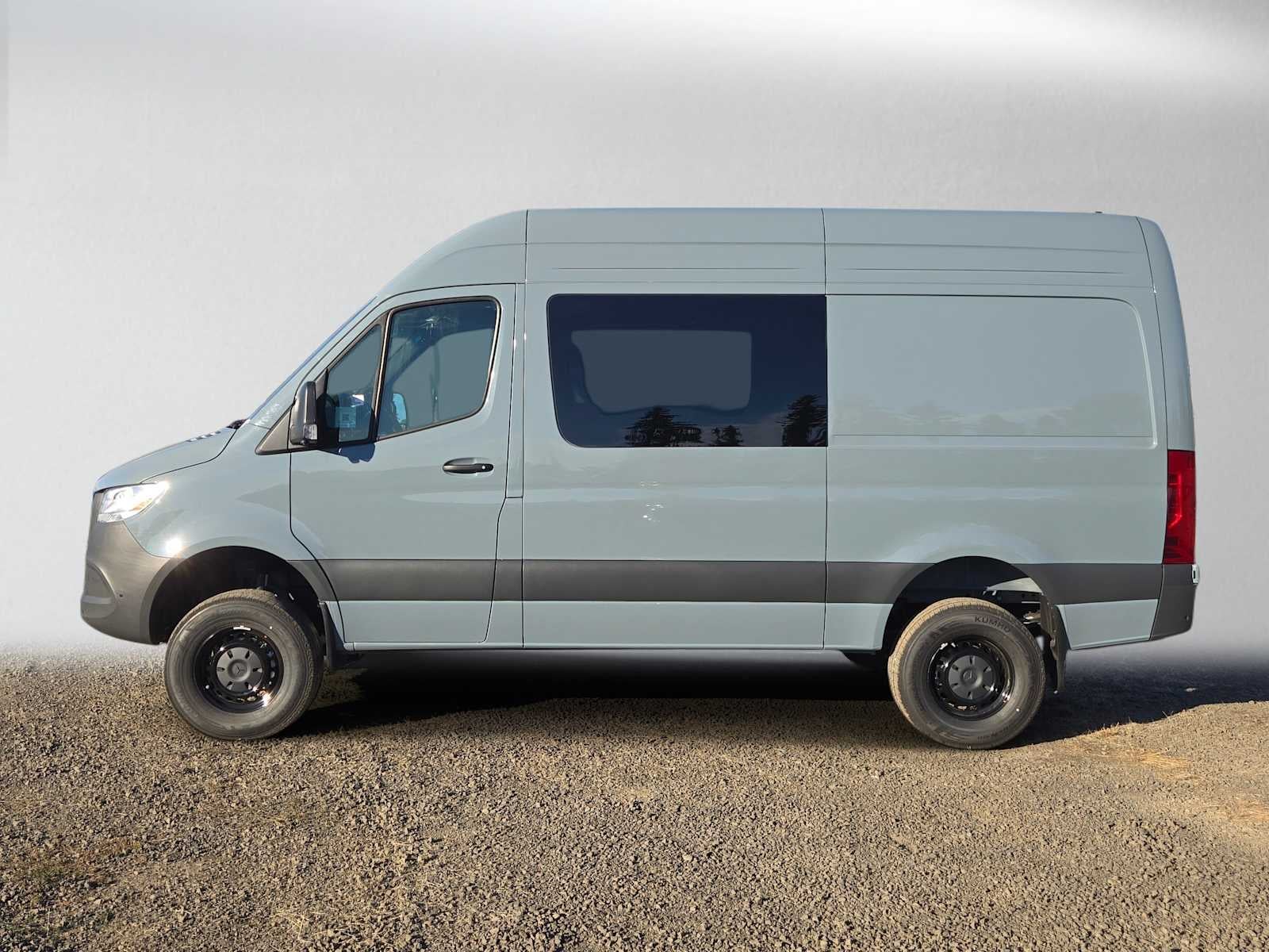 2026 Mercedes-Benz Sprinter Crew 2500 Standard Roof I4 Diesel HO 144 AWD