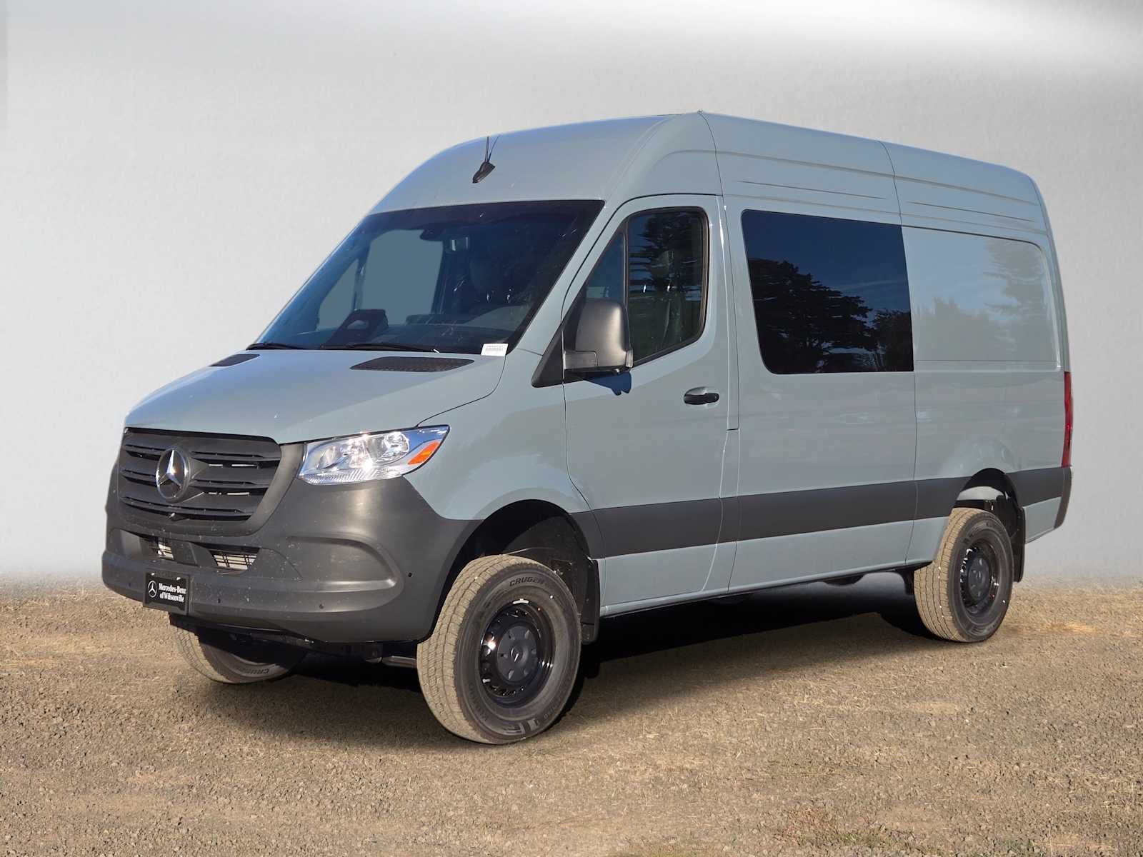 2026 Mercedes-Benz Sprinter Crew 2500 Standard Roof I4 Diesel HO 144 AWD