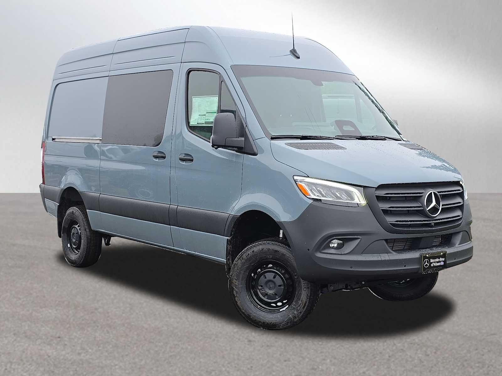 2026 Mercedes-Benz Sprinter 2500 Standard Roof I4 Diesel HO 144" AWD