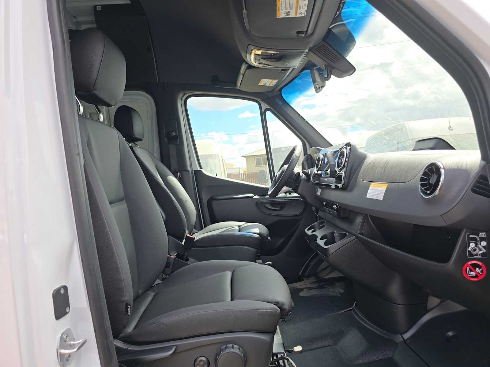 2026 Mercedes-Benz Sprinter 2500 Standard Roof I4 Diesel HO 144 AWD