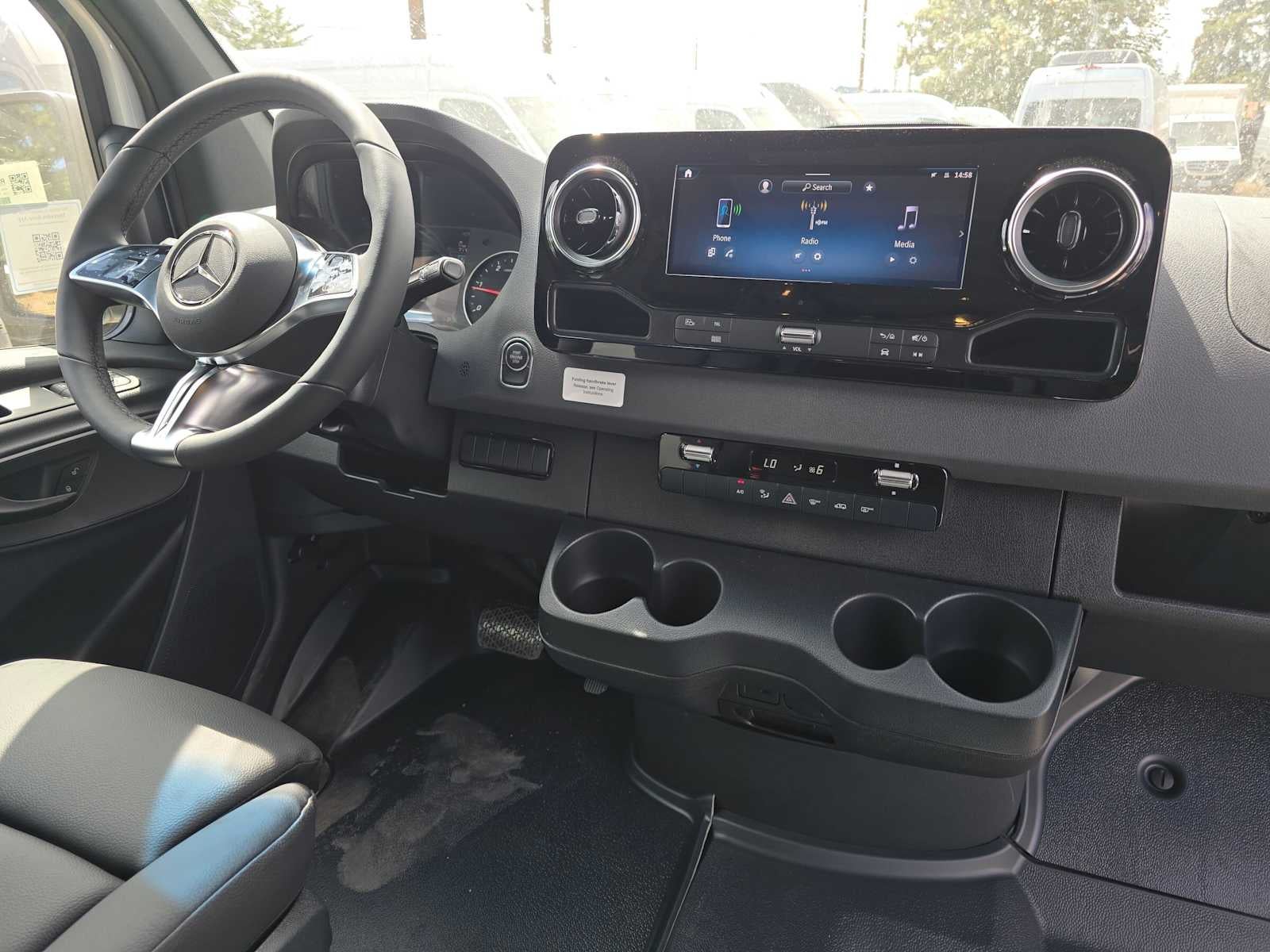 2026 Mercedes-Benz Sprinter 2500 Standard Roof I4 Diesel HO 144 AWD