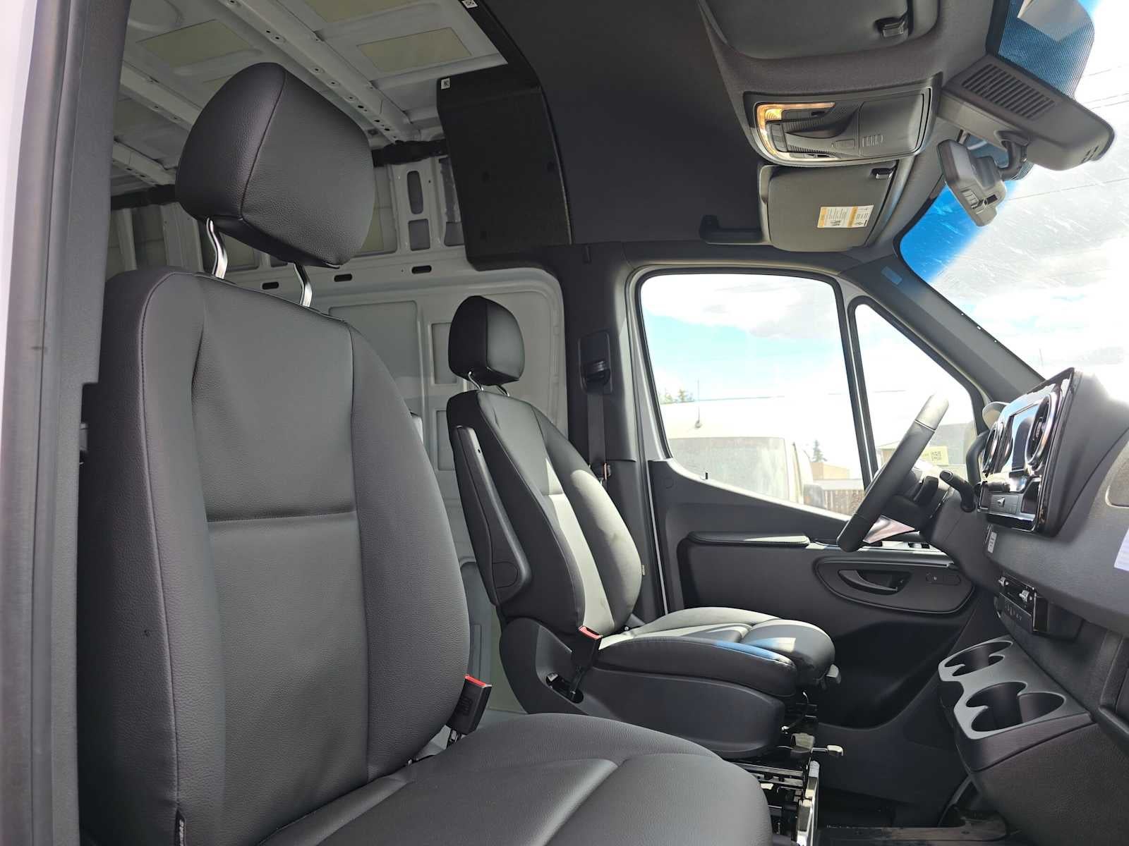 2026 Mercedes-Benz Sprinter 2500 Standard Roof I4 Diesel HO 144 AWD