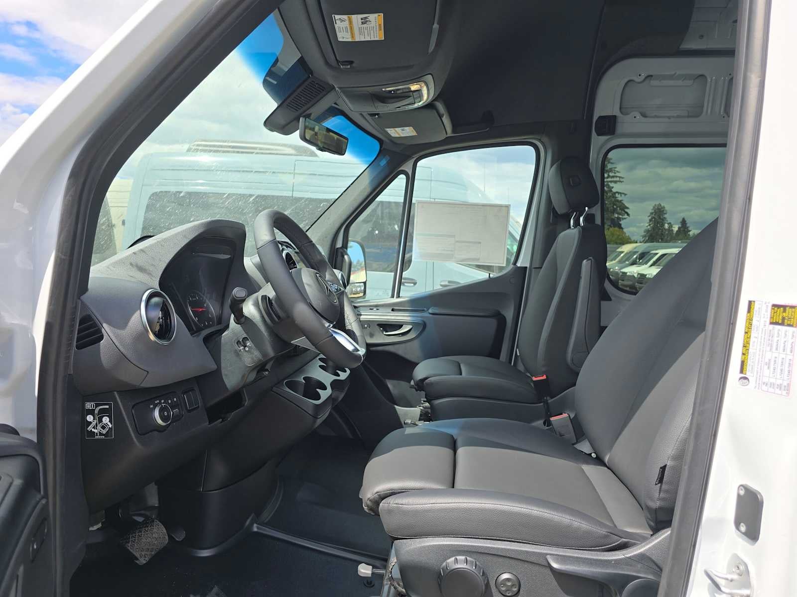 2026 Mercedes-Benz Sprinter 2500 Standard Roof I4 Diesel HO 144 AWD