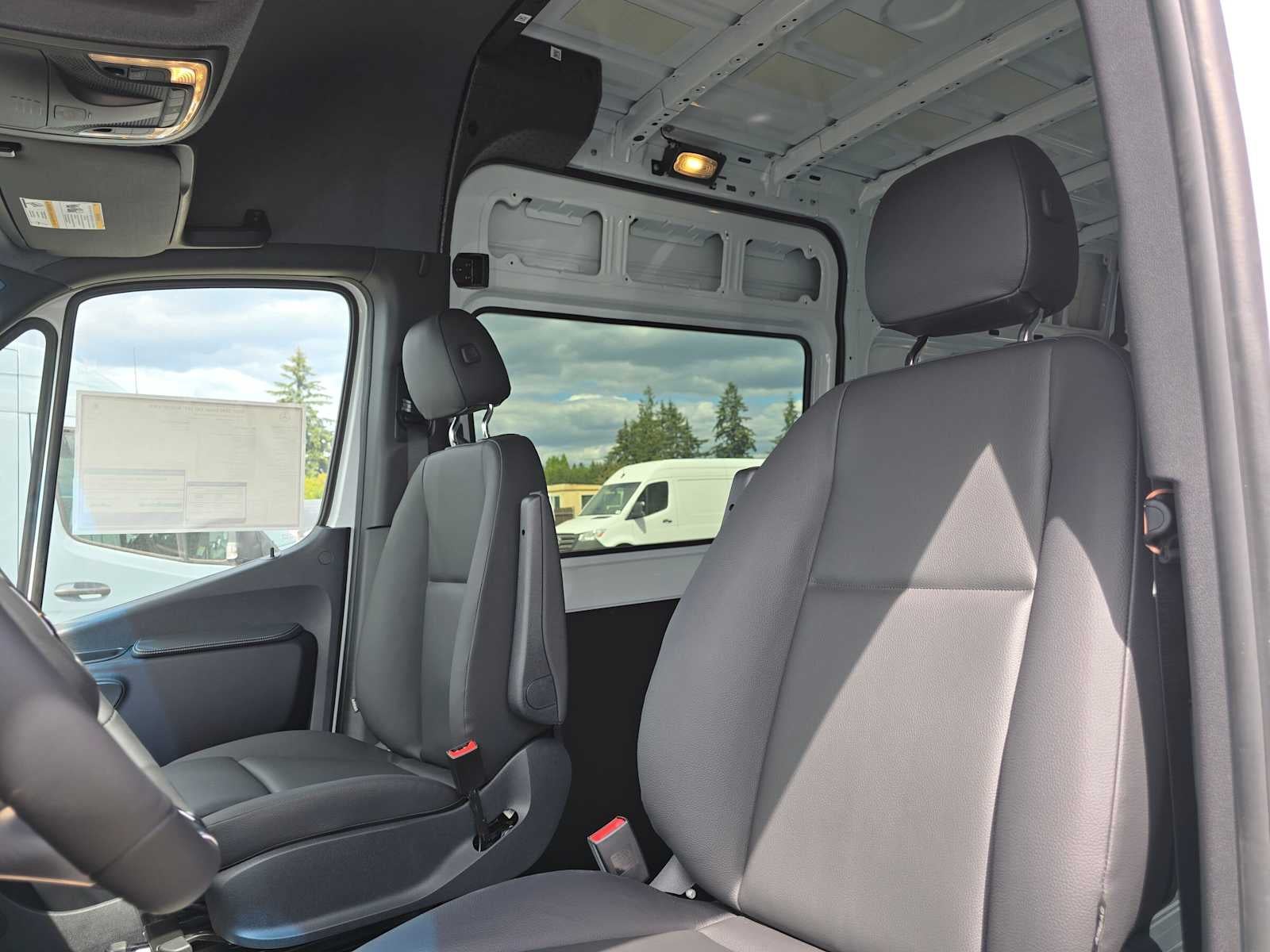 2026 Mercedes-Benz Sprinter 2500 Standard Roof I4 Diesel HO 144 AWD