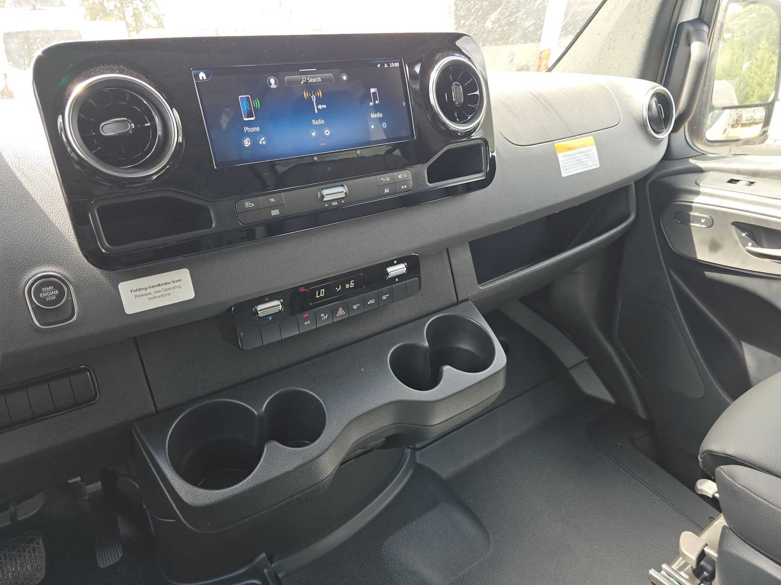 2026 Mercedes-Benz Sprinter 2500 Standard Roof I4 Diesel HO 144 AWD
