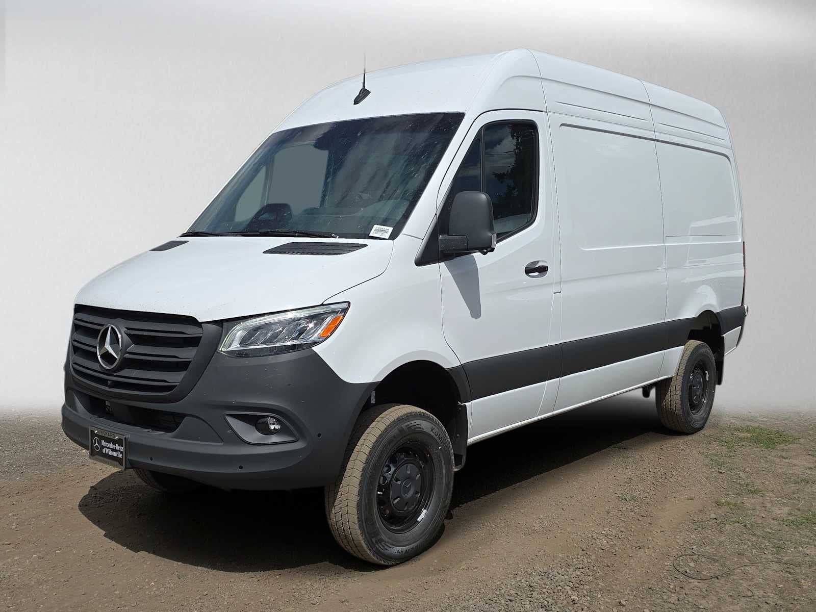 2026 Mercedes-Benz Sprinter 2500 Standard Roof I4 Diesel HO 144 AWD
