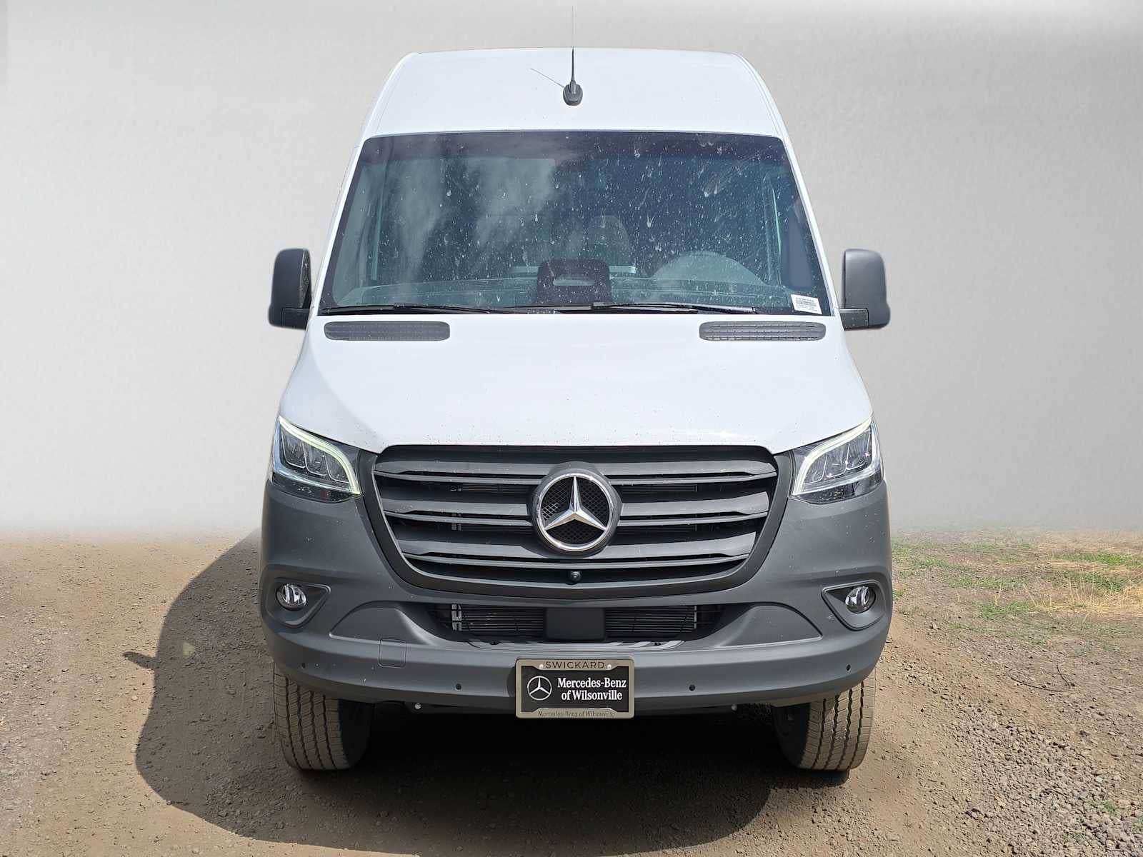 2026 Mercedes-Benz Sprinter 2500 Standard Roof I4 Diesel HO 144 AWD
