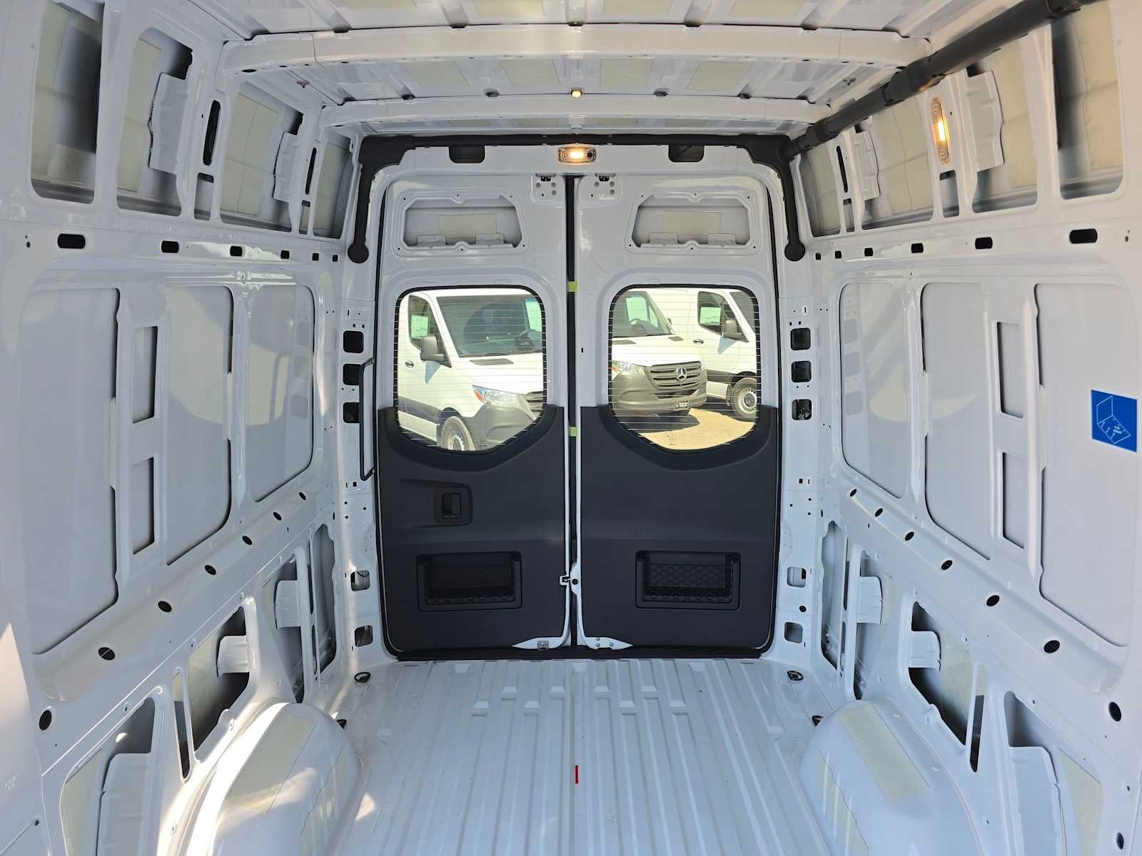 2026 Mercedes-Benz Sprinter Cargo 2500 Standard Roof I4 Diesel HO 144 AWD