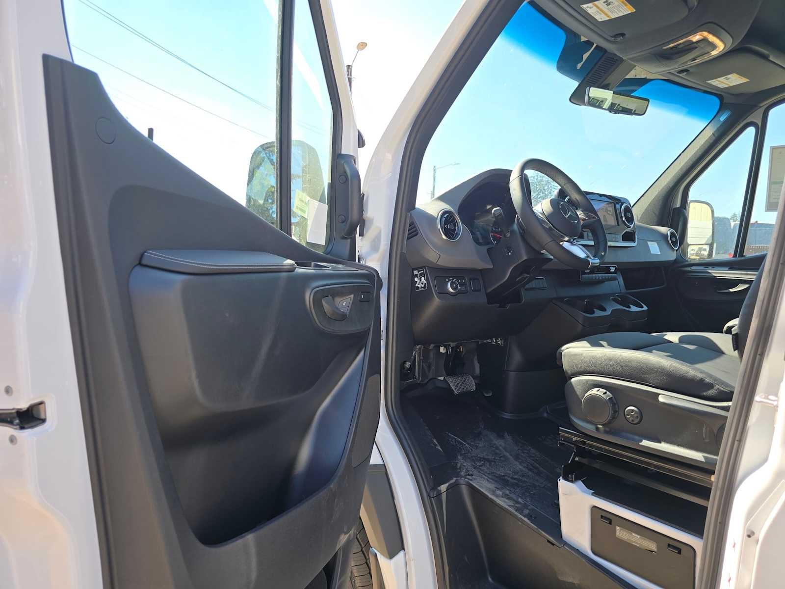 2026 Mercedes-Benz Sprinter Cargo 2500 Standard Roof I4 Diesel HO 144 AWD