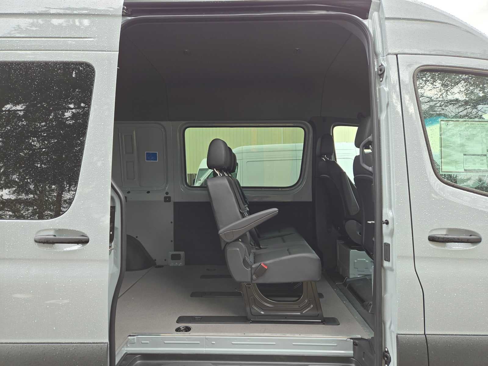 2026 Mercedes-Benz Sprinter Crew 2500 Standard Roof I4 Diesel HO 144 AWD