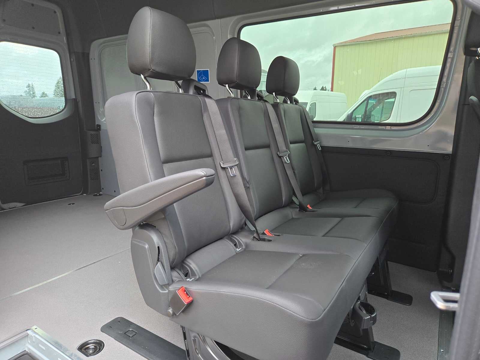 2026 Mercedes-Benz Sprinter Crew 2500 Standard Roof I4 Diesel HO 144 AWD