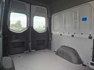 2026 Mercedes-Benz Sprinter Crew 2500 Standard Roof I4 Diesel HO 144 AWD