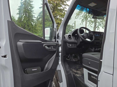 2026 Mercedes-Benz Sprinter Crew 2500 Standard Roof I4 Diesel HO 144 AWD