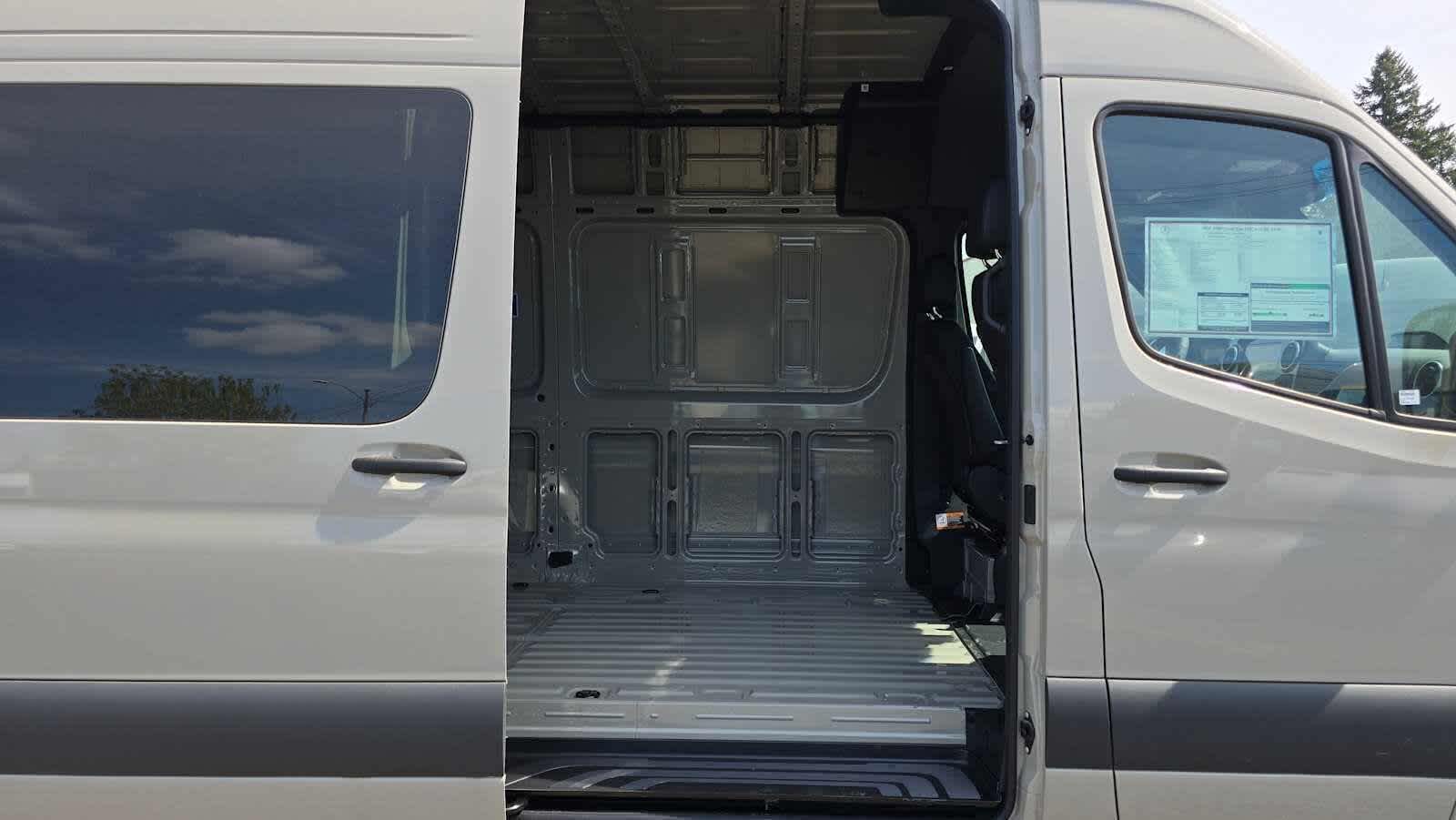 2026 Mercedes-Benz Sprinter 2500 Standard Roof I4 Diesel HO 144 AWD