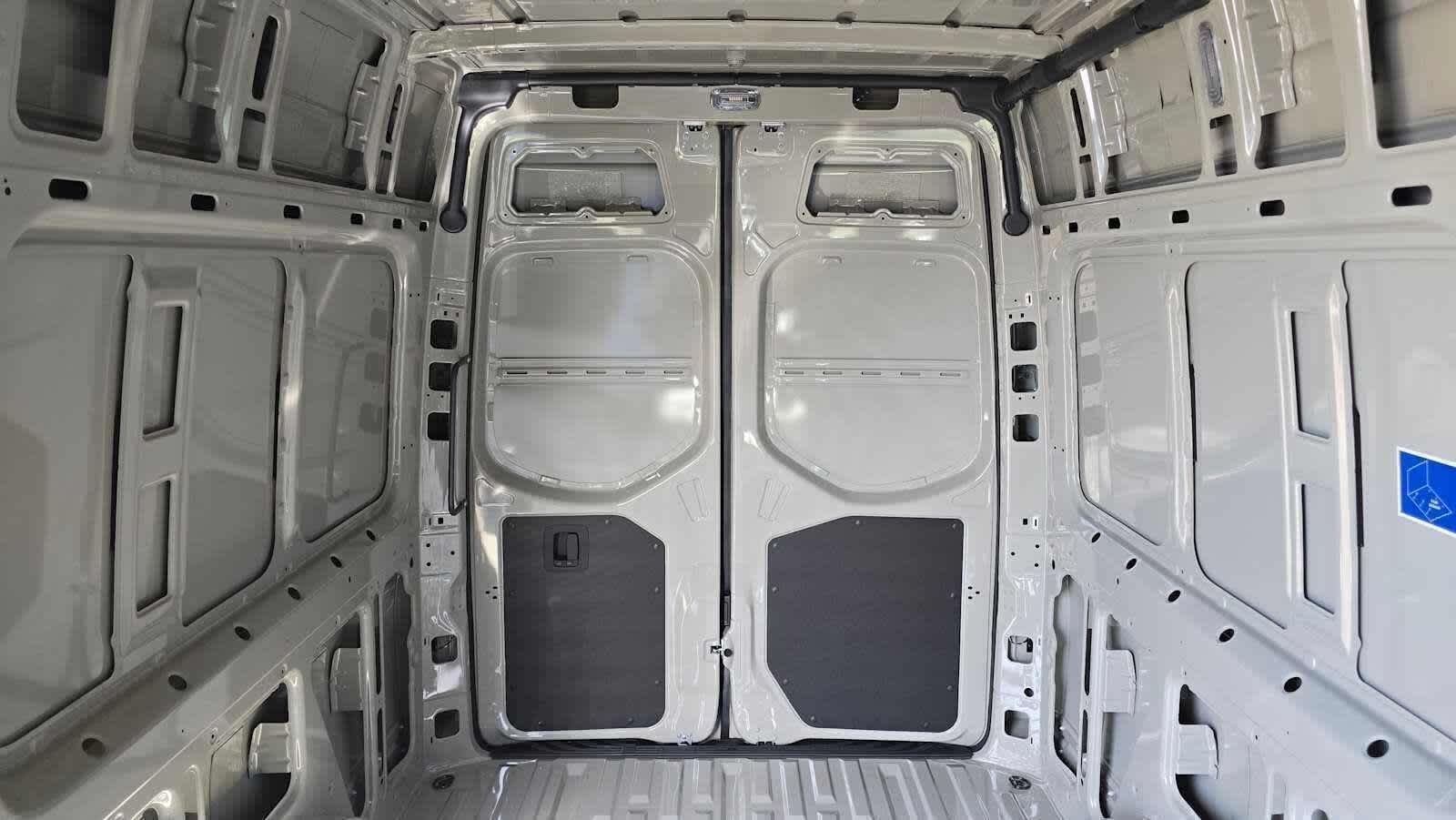 2026 Mercedes-Benz Sprinter 2500 Standard Roof I4 Diesel HO 144 AWD