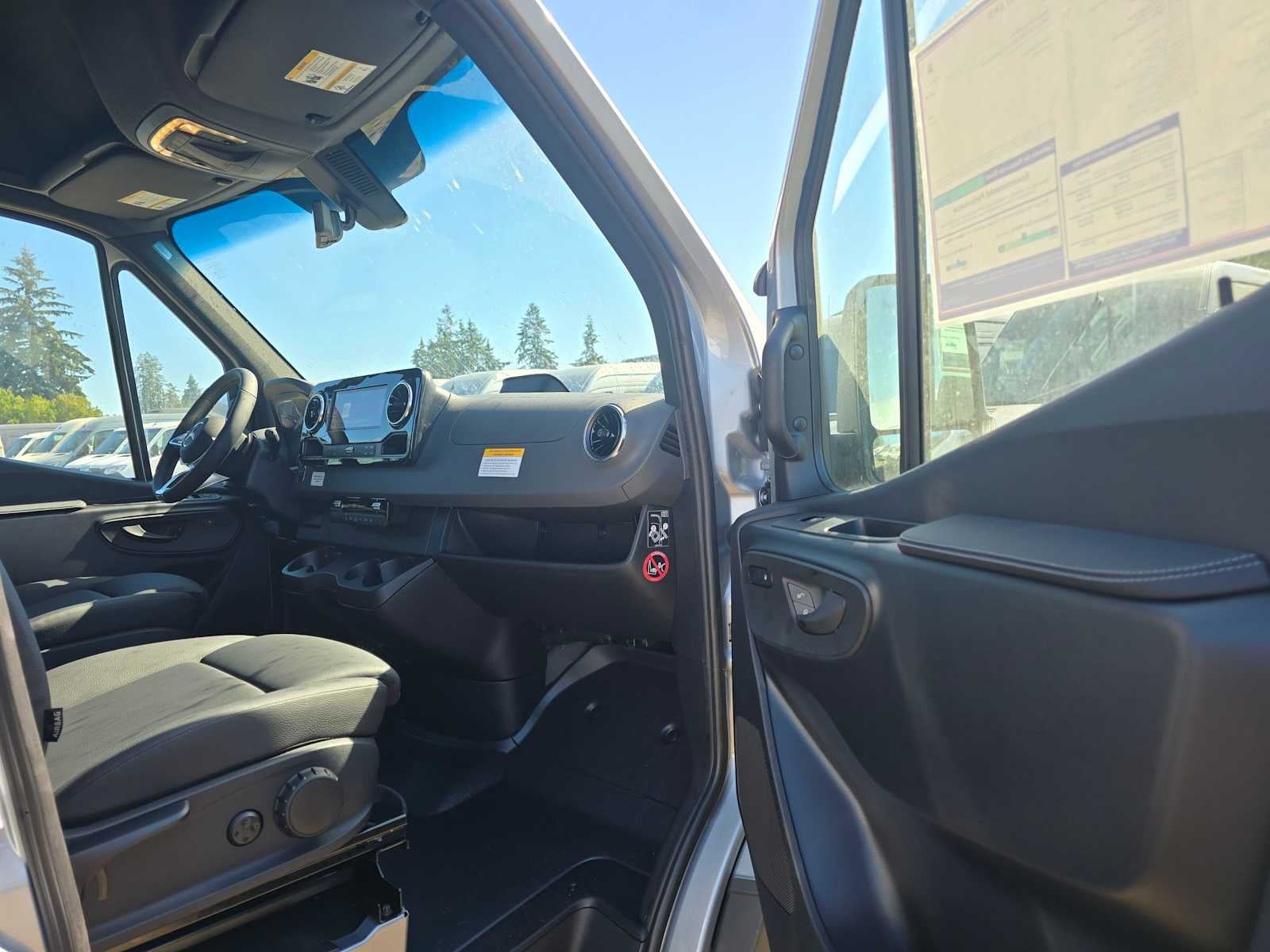 2026 Mercedes-Benz Sprinter 2500 Standard Roof I4 Diesel HO 144 AWD