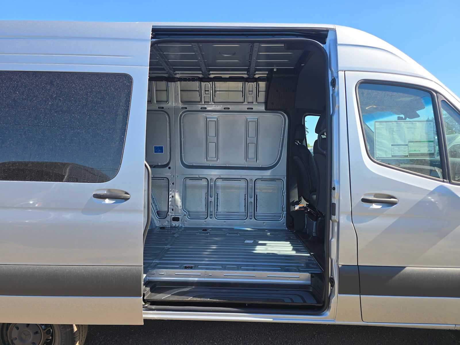 2026 Mercedes-Benz Sprinter 2500 Standard Roof I4 Diesel HO 144 AWD
