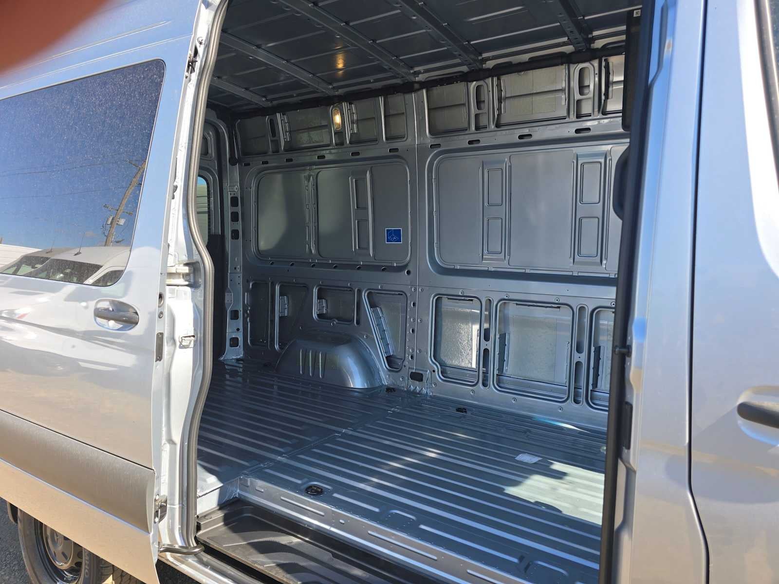 2026 Mercedes-Benz Sprinter 2500 Standard Roof I4 Diesel HO 144 AWD