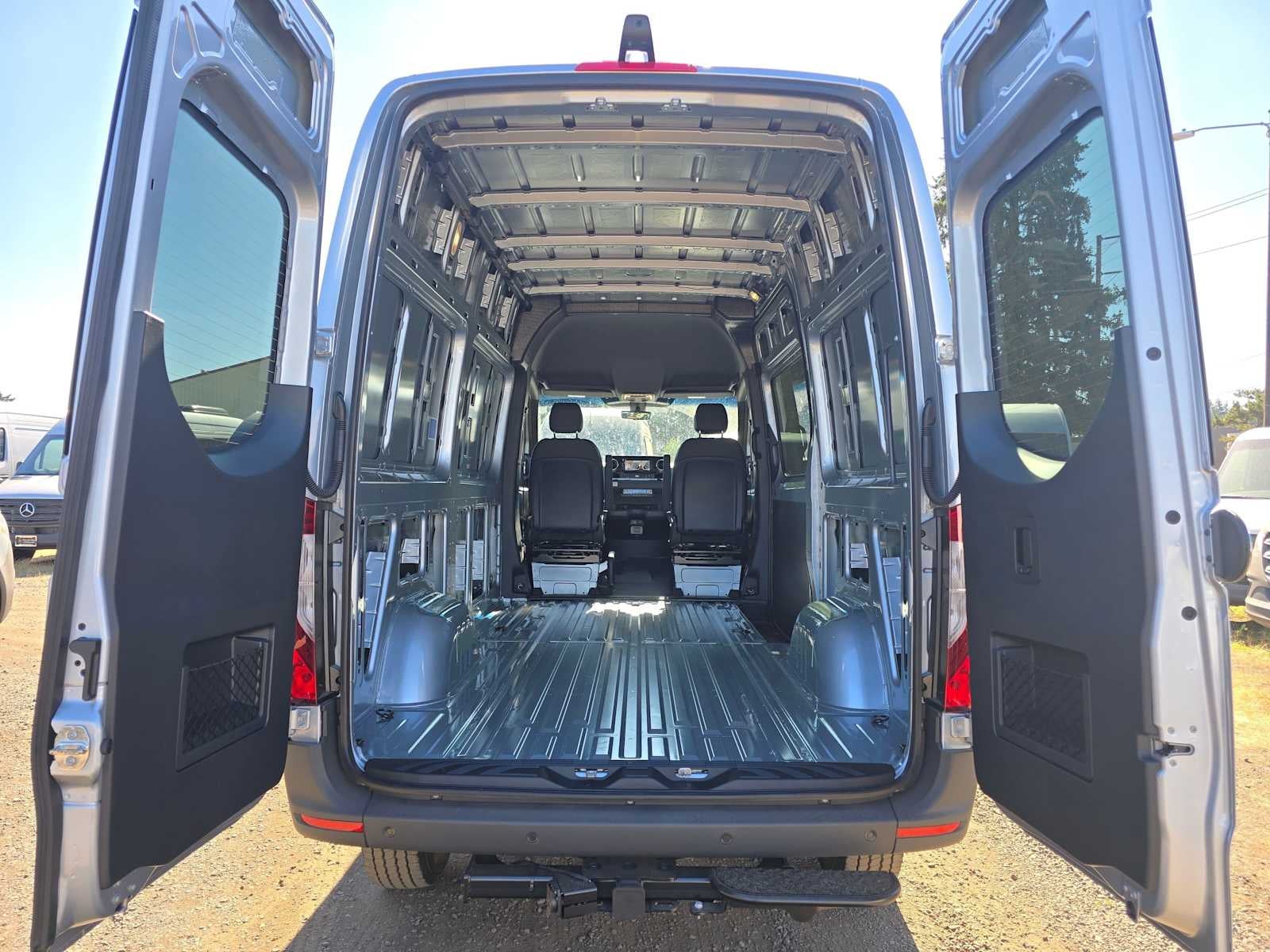 2026 Mercedes-Benz Sprinter 2500 Standard Roof I4 Diesel HO 144 AWD