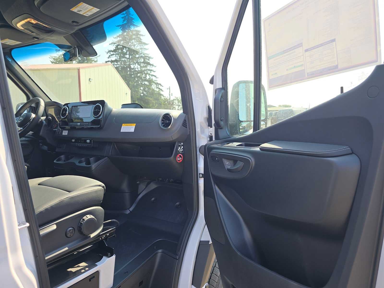 2026 Mercedes-Benz Sprinter Cargo 2500 Standard Roof I4 Diesel HO 144 AWD