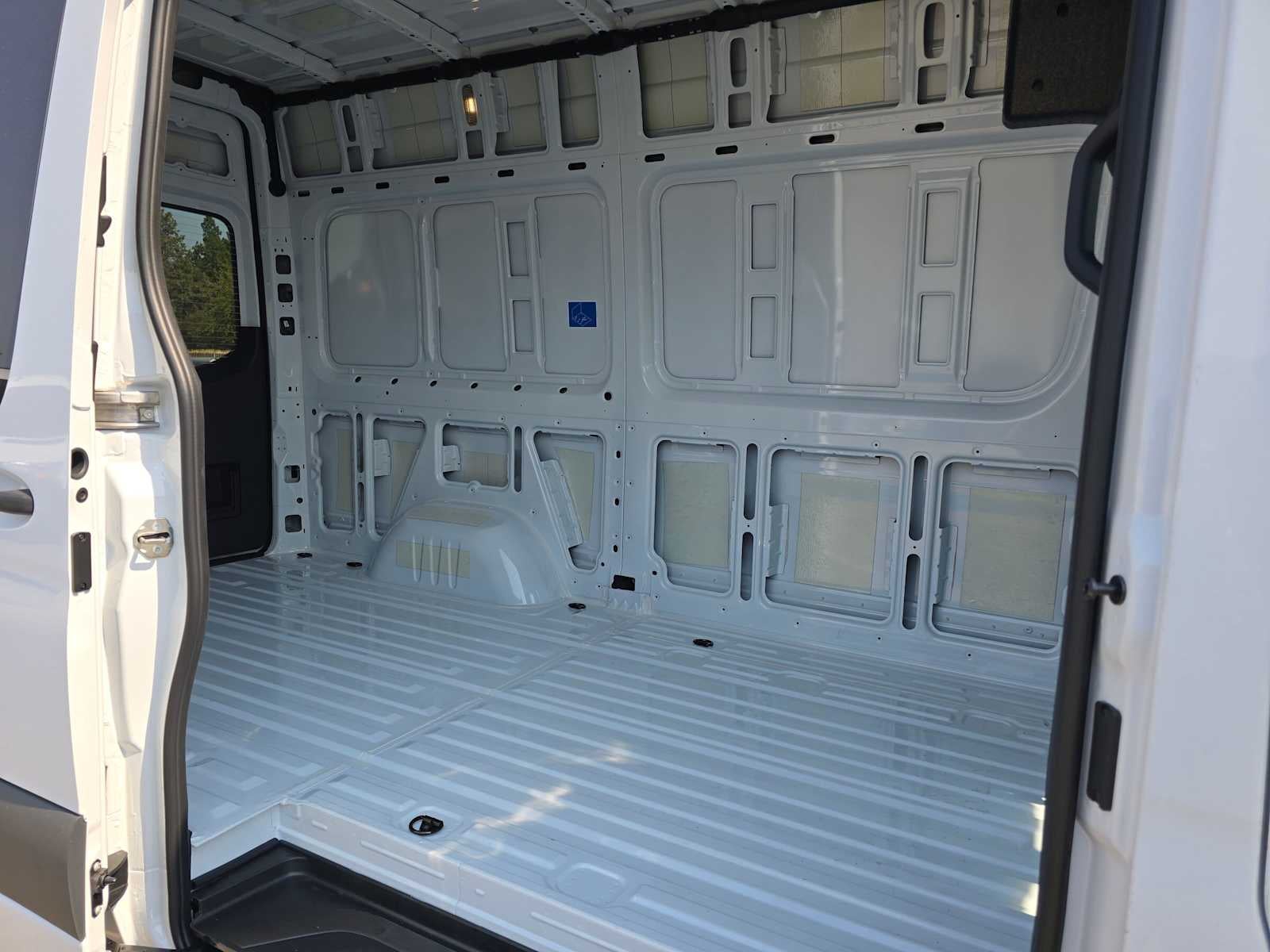 2026 Mercedes-Benz Sprinter Cargo 2500 Standard Roof I4 Diesel HO 144 AWD