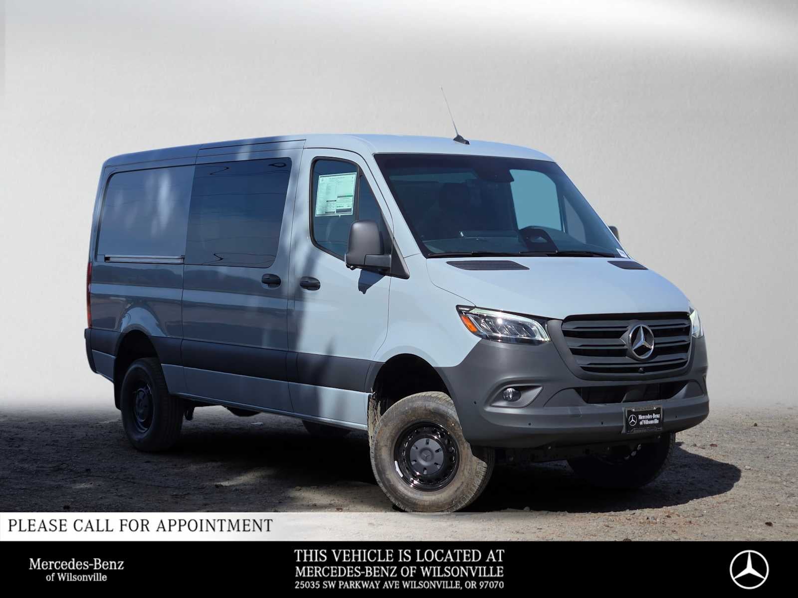 2026 Mercedes-Benz Sprinter Crew 2500 Standard Roof I4 Diesel HO 144 AWD