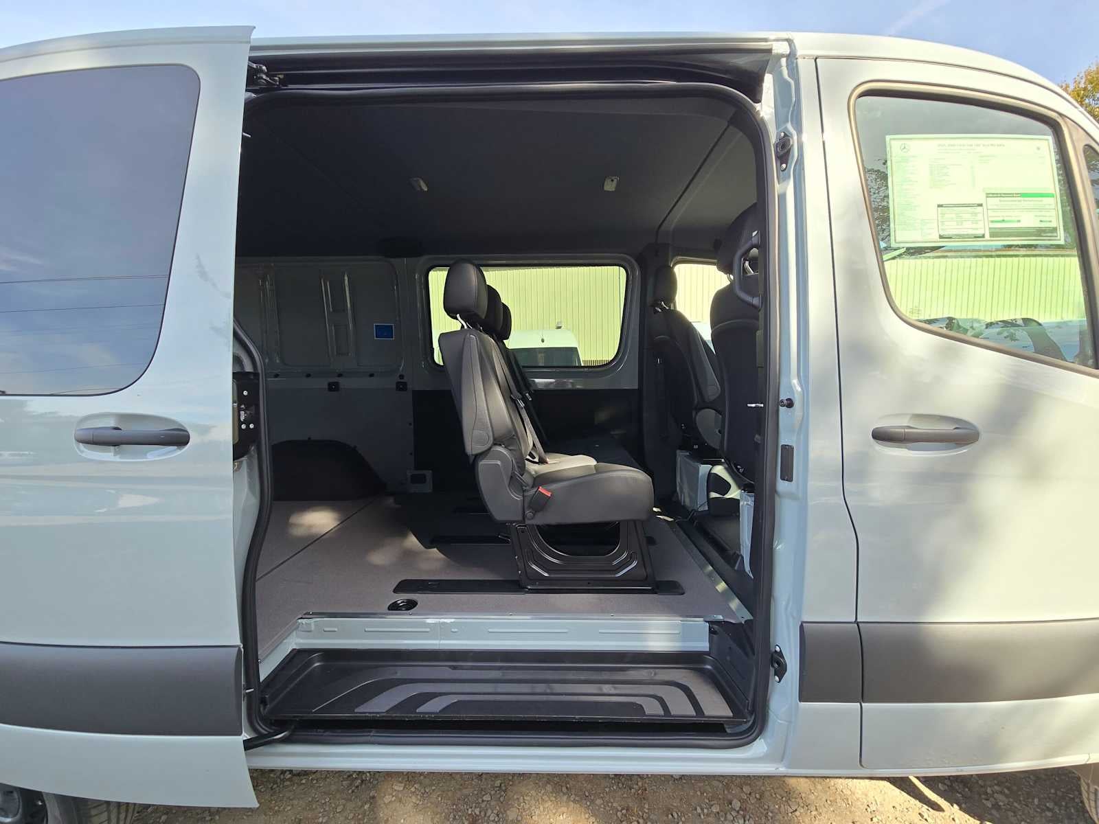 2026 Mercedes-Benz Sprinter Crew 2500 Standard Roof I4 Diesel HO 144 AWD
